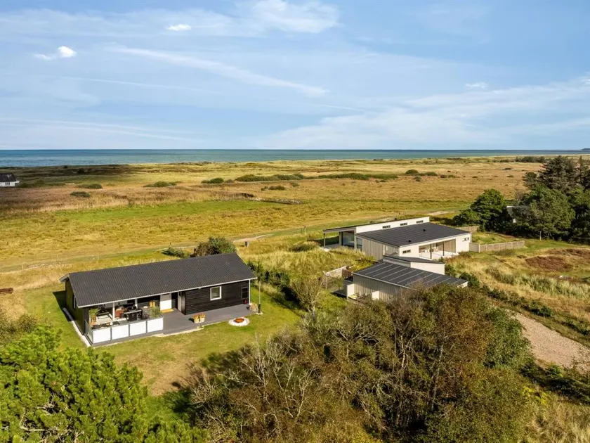 Child-friendly nice house with terrace & BBQ | Sea view | Beach nearby - Image 1