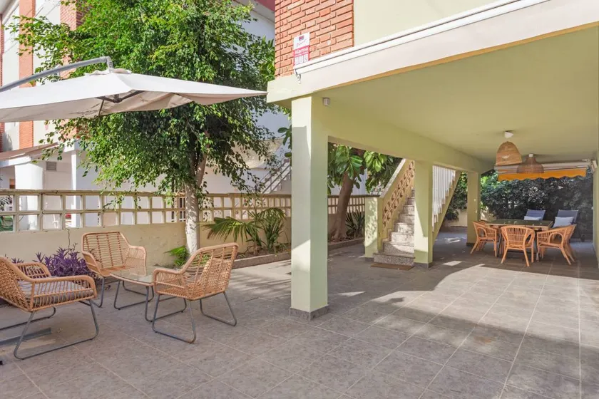 Voll ausgestattetes Ferienhaus mit Garten und Terrasse | Strandblick | Strand in der Nähe | Perfekt für die Arbeit von Zuhause | Hunde erlaubt - Image 1