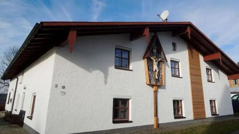 Apartment with garden - Image 1