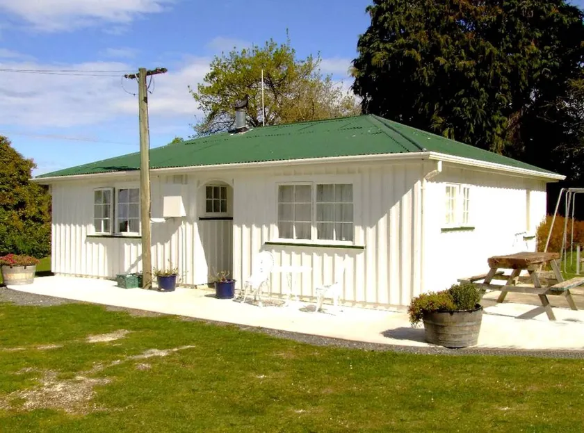 Charming Family-Friendly Cottage on an Organic Farm near Kaikoura, New Zealand - Image 1