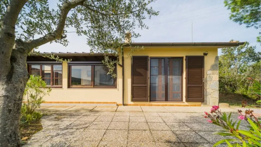 Independent villa with splendid sea view terrace - Image 1