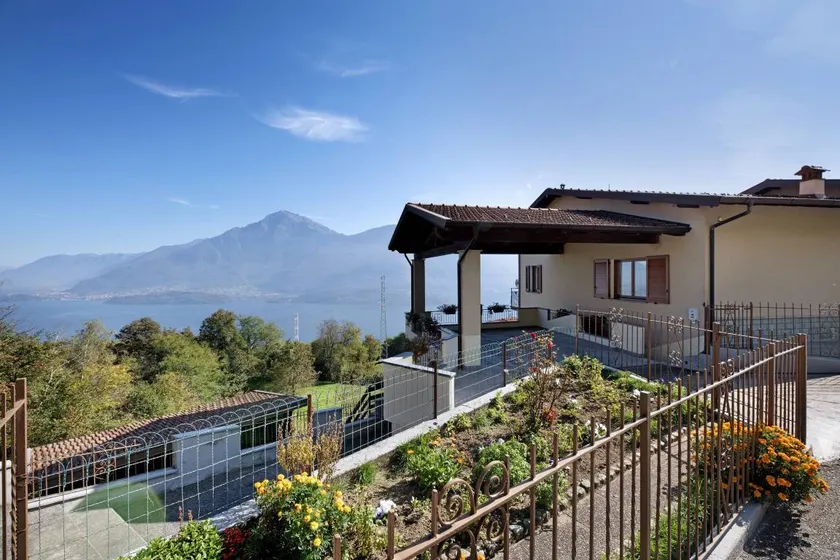 Ferienhaus mit Terrasse | Gartenblick | Perfekt für die Arbeit von Zuhause - Image 1