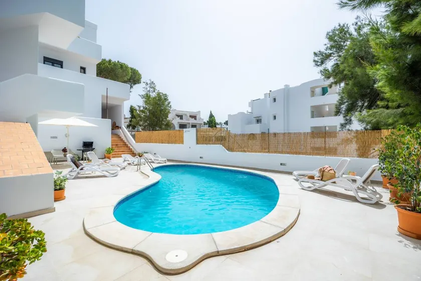 Flat with BBQ, pool & fast internet | City view - Image 1