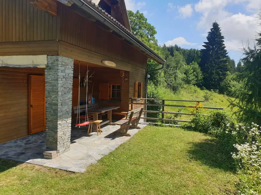 Holiday home with barbecue, garden & terrace - Image 1