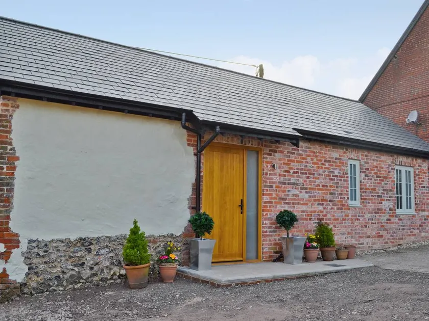Child-friendly cottage with barbeque & garden - Image 1