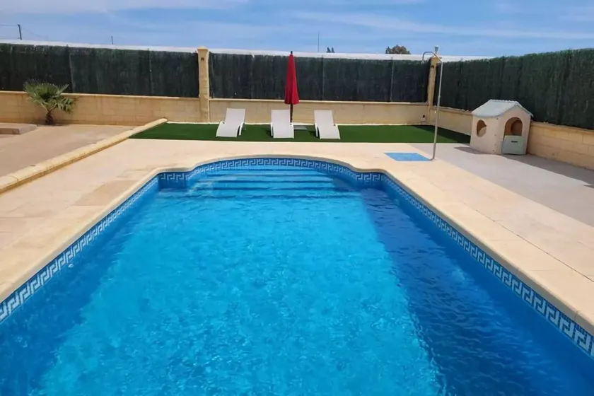 Fully equipped nice house with terrace, barbeque & hot tub | Pet-friendly - Image 1