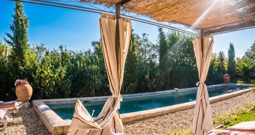 Voll ausgestattetes schönes Ferienhaus mit Terrasse, Pool und Grill | Poolblick - Image 1
