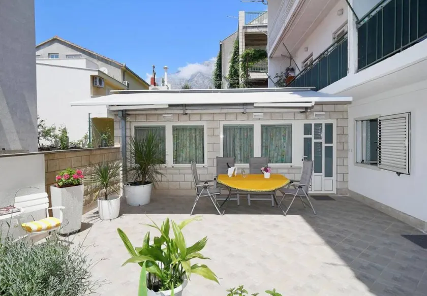 Apartment with terrace | Garden view - Image 1