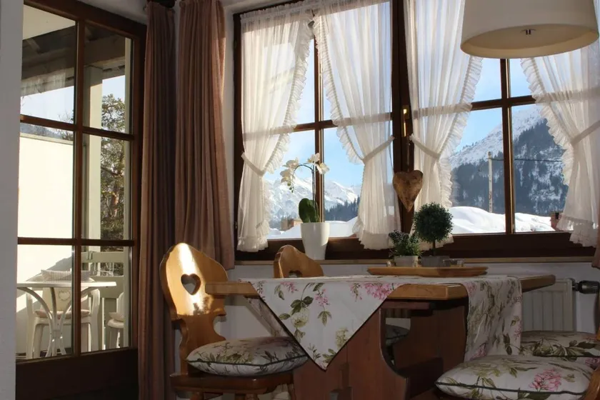 Appartement convivial et familial avec jardin, sauna et piscine - Image 1