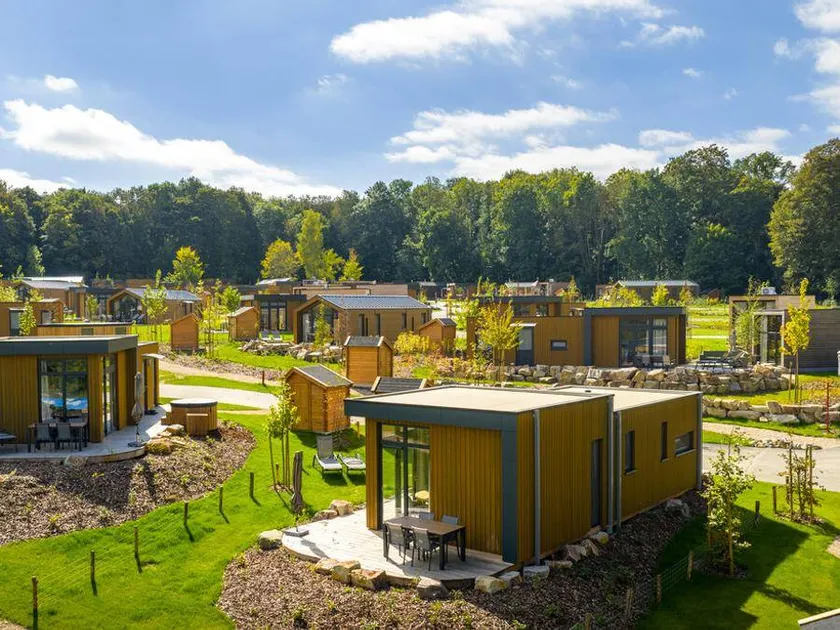 Child-friendly chalet with terrace & hot tub - Image 1