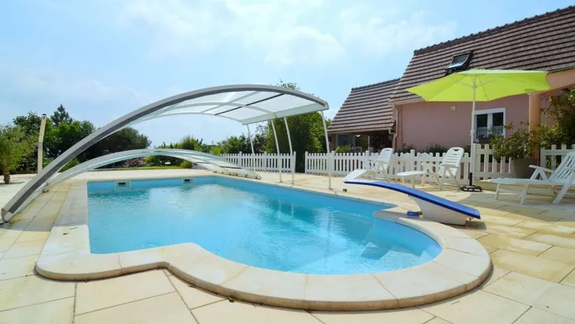 House with private pool, terrace & garden - Image 1