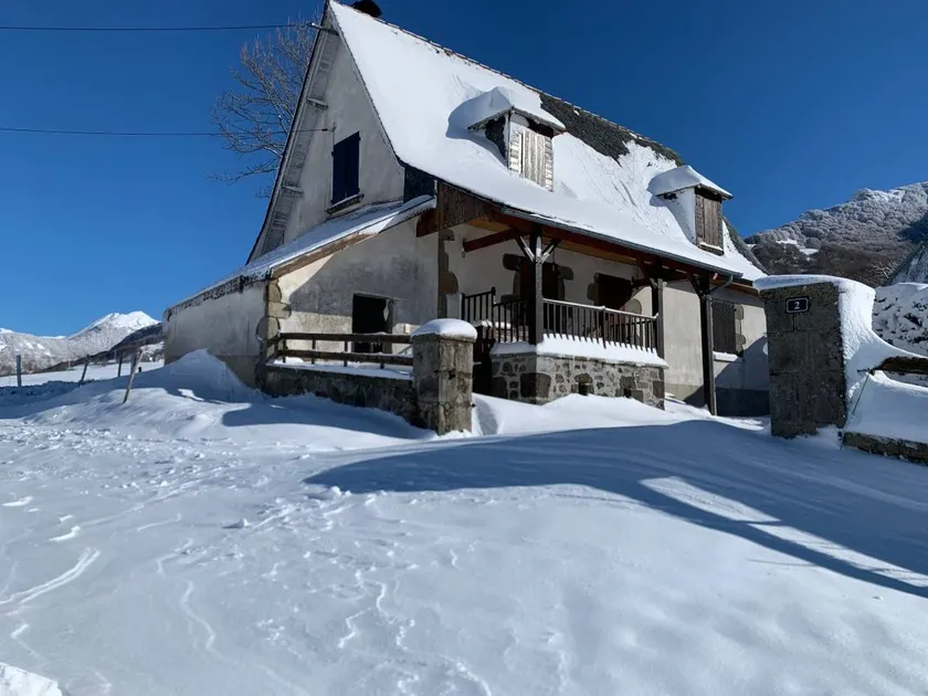 Maison avec jardin, terrasse et barbecue | Vue montagne - Image 1