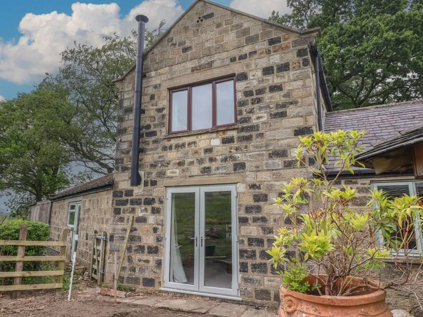 Cottage with garden - Image 1