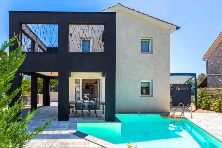 Villa Lota with a heated pool, sauna & E-car charger - Image 1