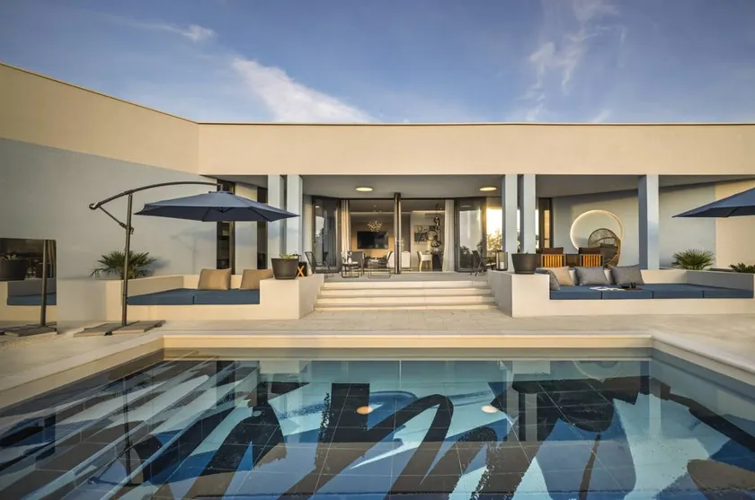 Fully equipped nice villa with terrace, heated pool & BBQ | Dogs allowed - Image 1
