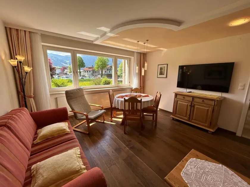 Appartement convivial et familial avec terrasse et jardin | Parfait pour le travail à distance - Image 1