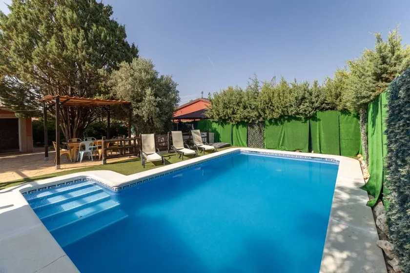 Child-friendly house with terrace, private pool & BBQ | Perfect for remote work | Dogs allowed - Image 1