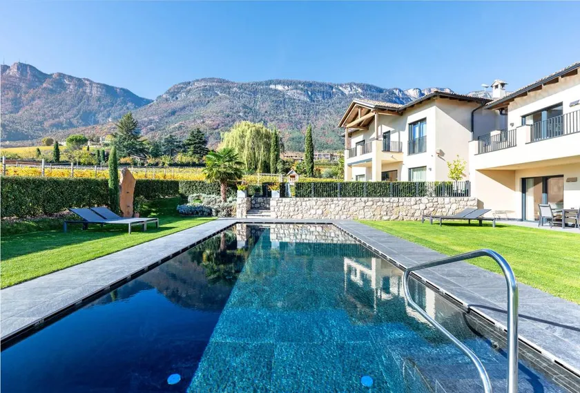Apartment 'Weingut Gasshof Apt Antonia' with Mountain View, Pool and Sauna - Image 1