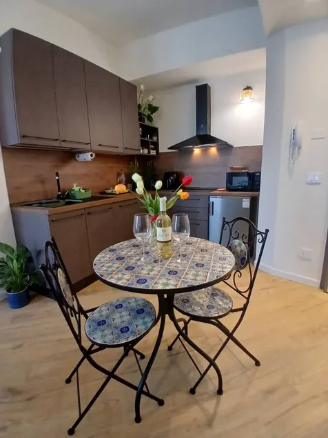 Agréable appartement de vacances avec terrasse | Vue ville - Image 1