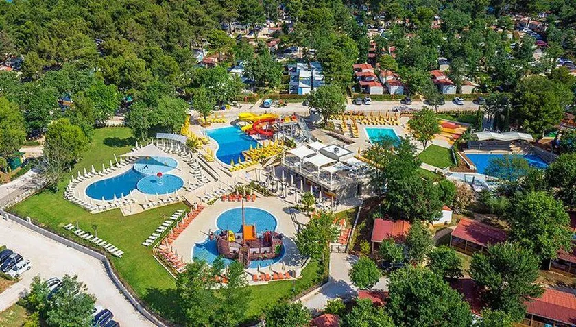 Family-friendly lovely house with barbecue, pool & terrace | Sea view | Close to the beach - Image 1