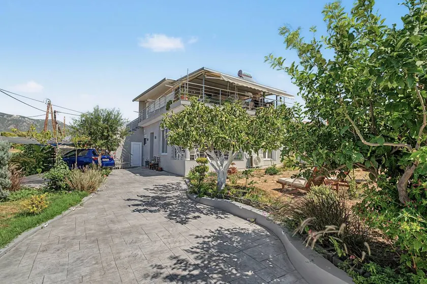 Brand New 2026 Country House with Mountain Views, Wi-Fi & Air Conditioning - Image 1