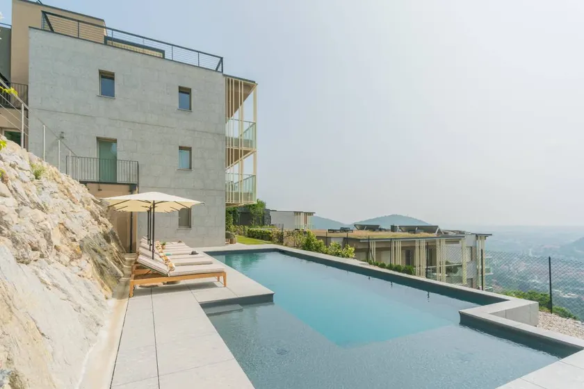Villa mit Garten, Pool und Terrasse | Gartenblick - Image 1