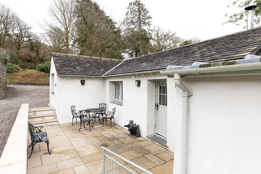 Cottage with garden - Image 1
