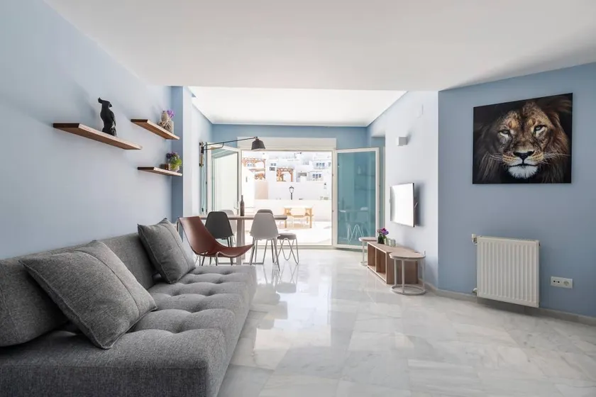 Appartamento con terrazza, giardino e piscina - Image 1