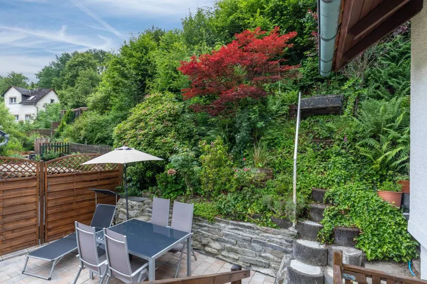 Flat with garden & terrace | Garden view - Image 1