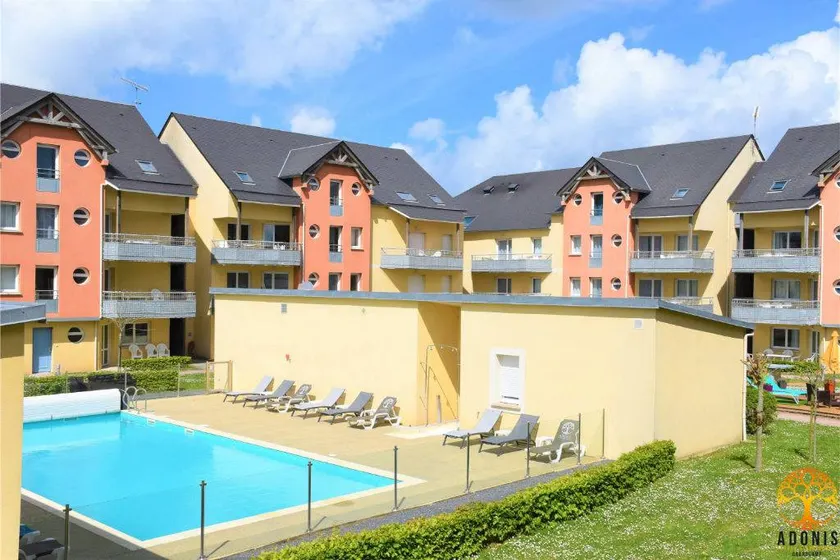 Family-friendly nice flat with pool & sauna | Beach nearby - Image 1