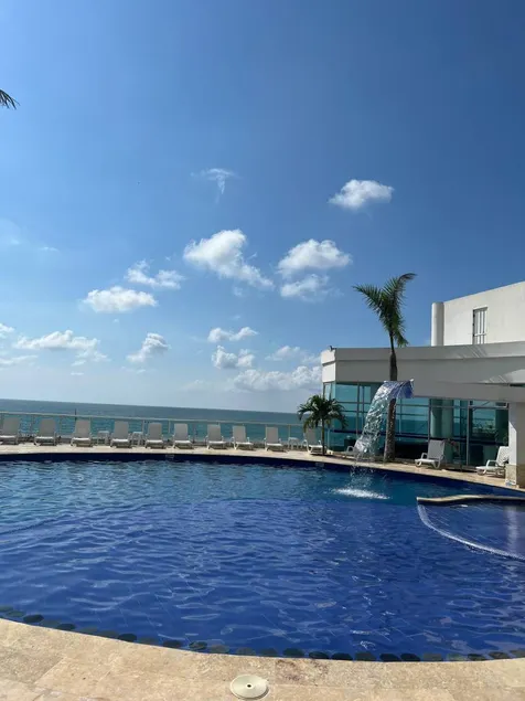 Apartamento con piscina | Vistas a la ciudad - Image 1