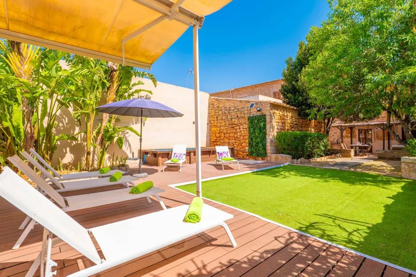 Chalet mit Grill, Terrasse und privatem Pool - Image 1