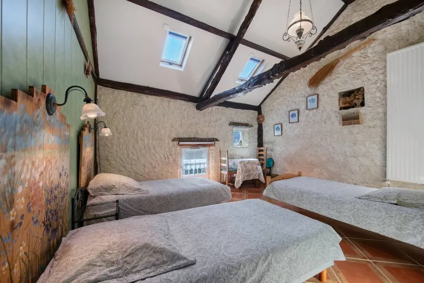 Bed and Breakfast 'Chambre - L'herbier' with Shared Terrace, Shared Garden and Wi-Fi - Image 1