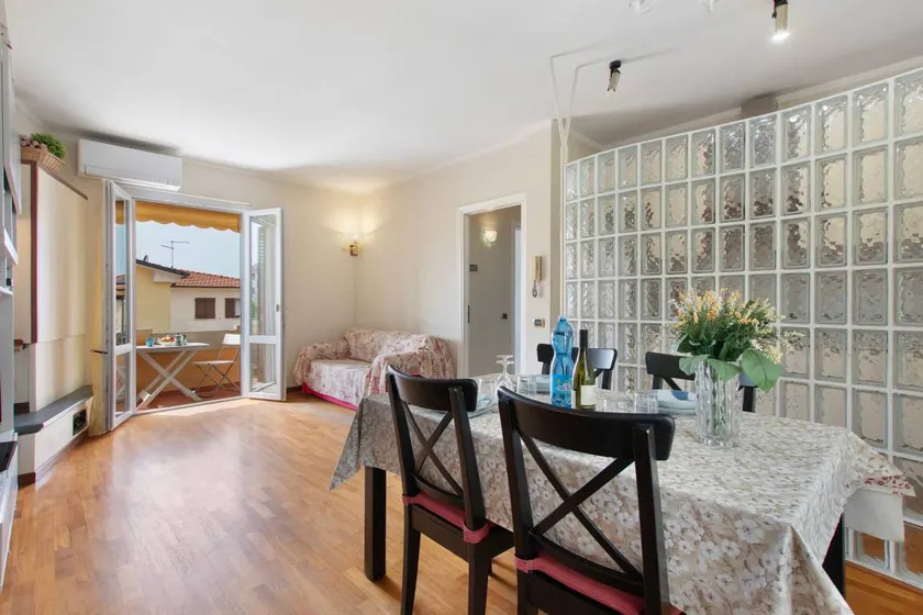 Apartment | Mountain view - Image 1