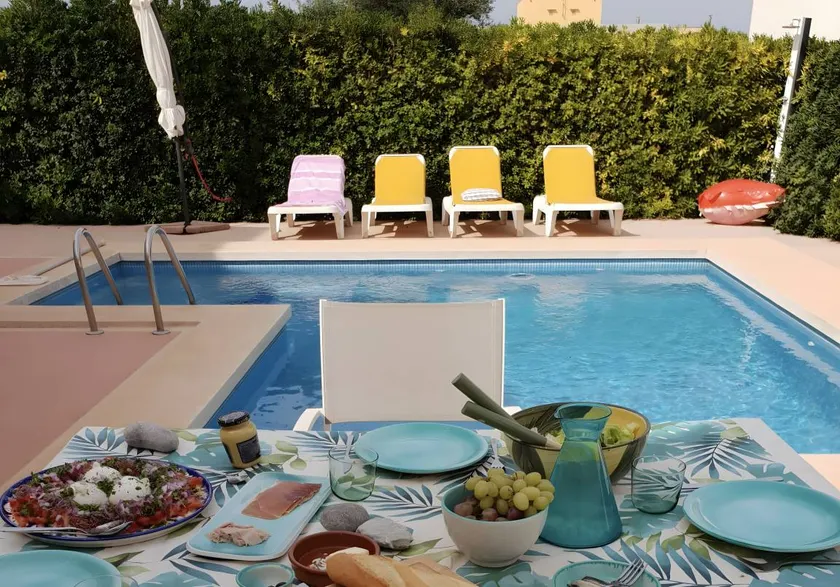 Holiday Home 'Mateu' with Private Pool, Wi-Fi and Air Conditioning - Image 1