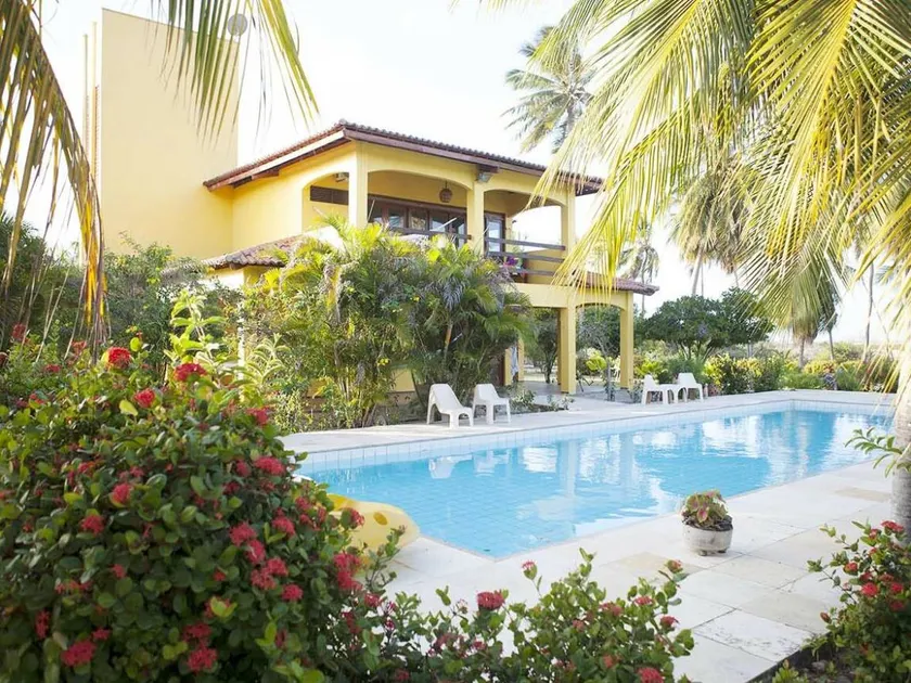 Casa con piscina, terraza y jardín - Image 1