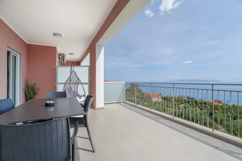 Agréable appartement | Vue mer | À côté de la plage | Parfait pour le travail à distance - Image 1