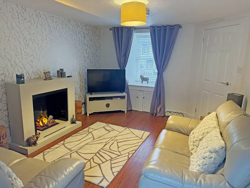 Cottage | River view - Image 1