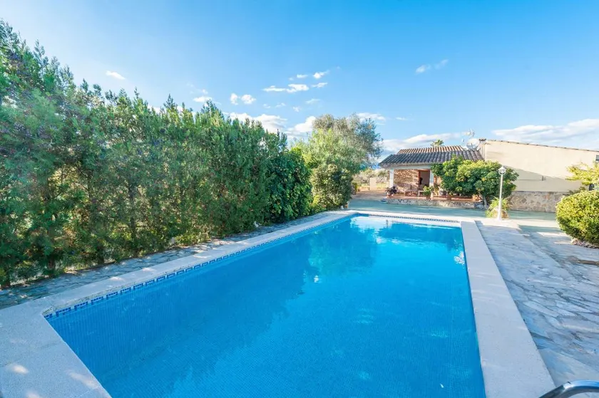 Family-oriented charming villa with garden, terrace & barbecue | Dogs allowed - Image 1