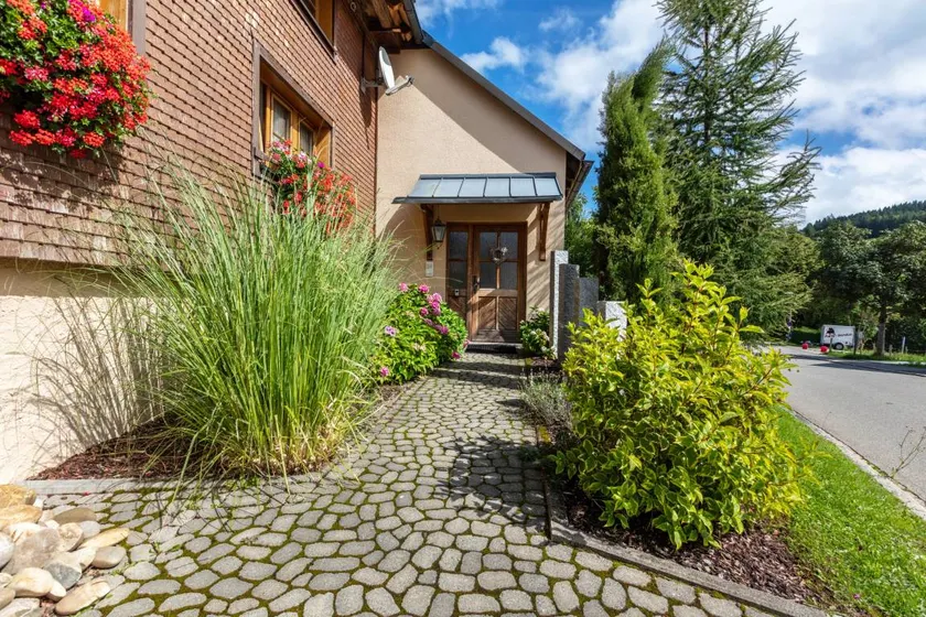 Appartamento con giardino, sauna e barbecue | Vista sul giardino - Image 1