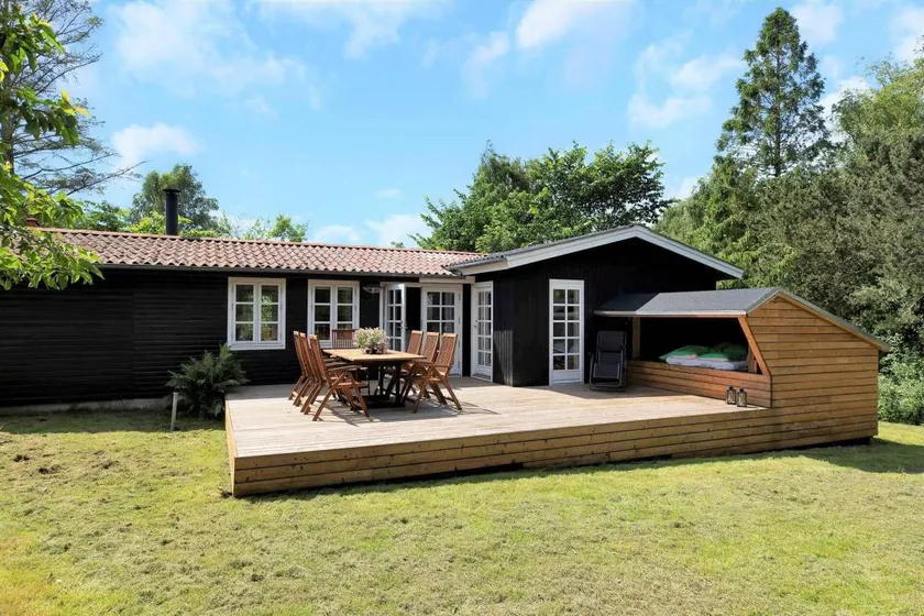 House with BBQ & terrace - Image 1