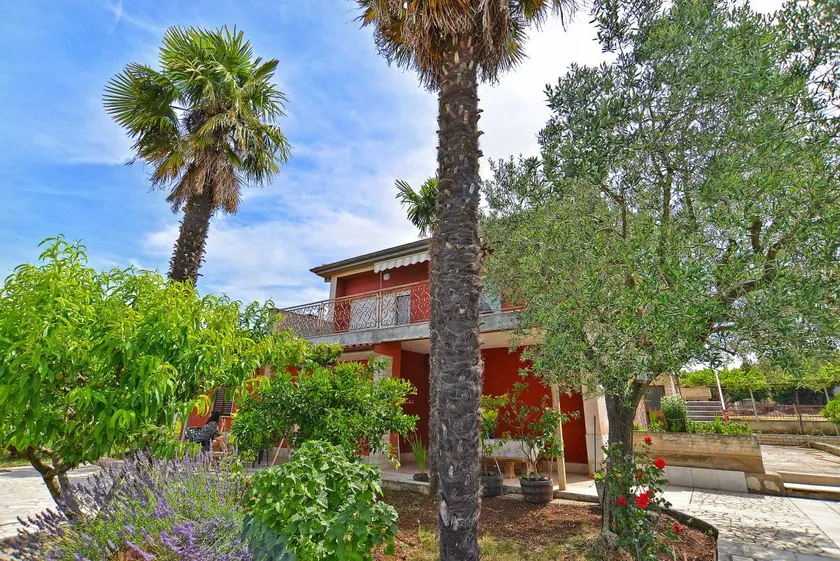 Apartment with barbeque & terrace - Image 1