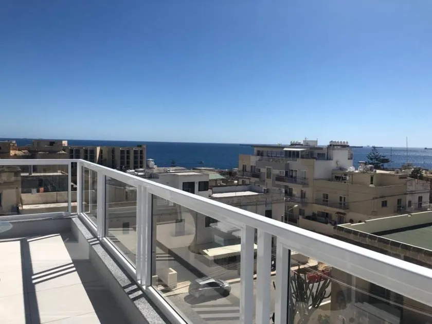 Apartment with terrace | Perfect for remote work - Image 1