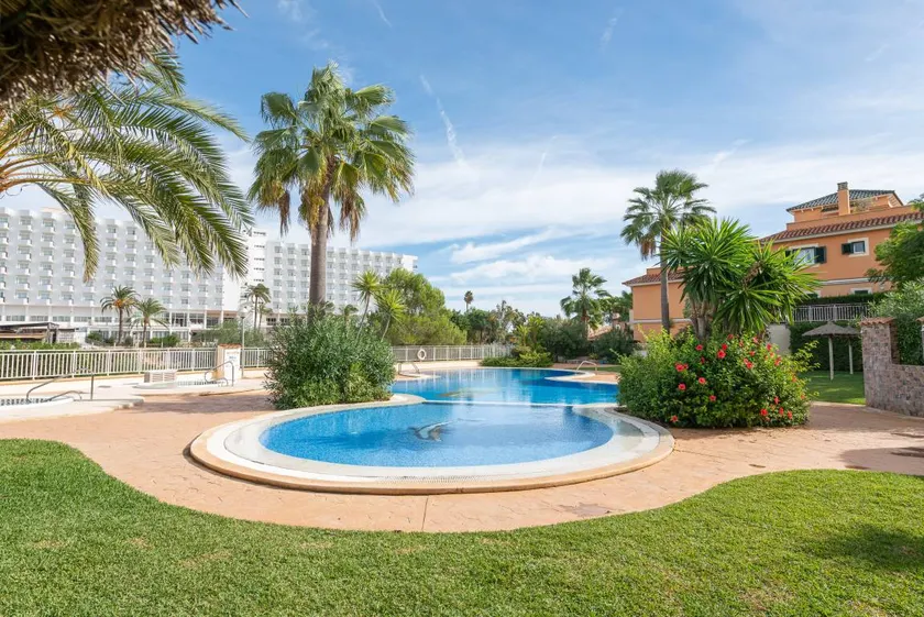Appartement de vacances avec jacuzzi, jardin et piscine - Image 1