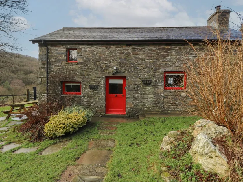 Cottage with barbeque & garden - Image 1