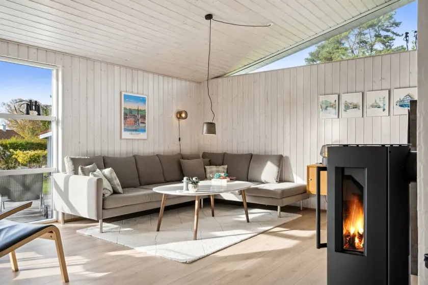 Fully equipped big house with terrace, sauna & barbeque | Sea view - Image 1