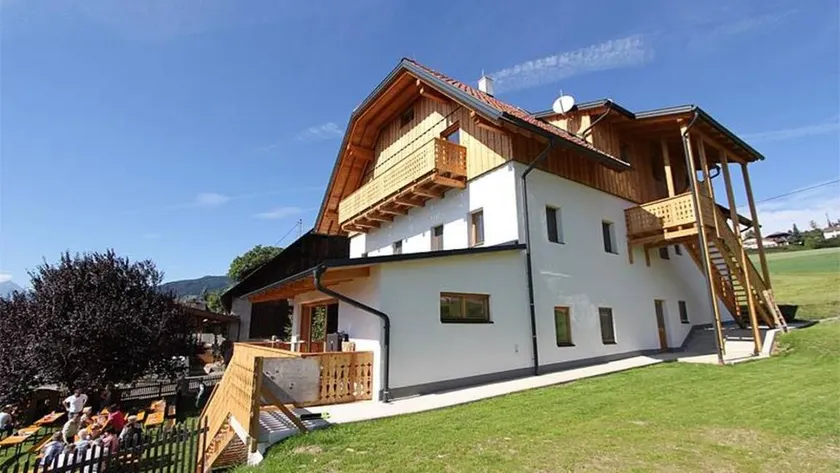 Holiday apartment with pool, barbecue & garden - Image 1