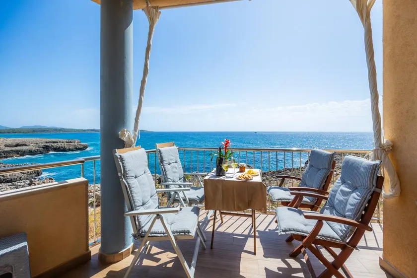 Apartment "Fábula" with Mediterranean Sea Views in S’Illot-Cala Morlanda - Image 1