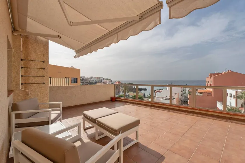 Holiday apartment with terrace | Sea view - Image 1