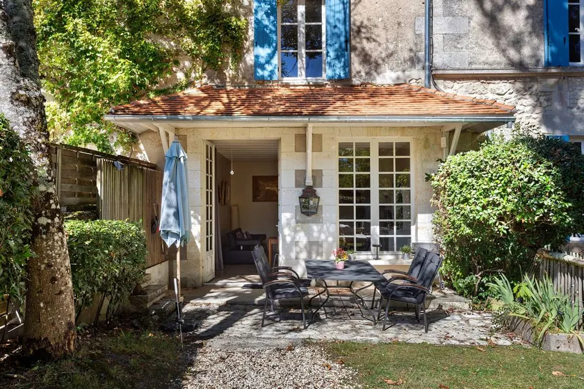 Holiday home with garden, BBQ & heated pool | Garden view - Image 1